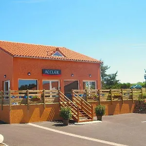 hotel-cantal-cottages.hotels-rhonealpes.com/